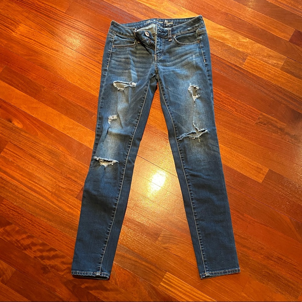 American Eagle distressed jeggings